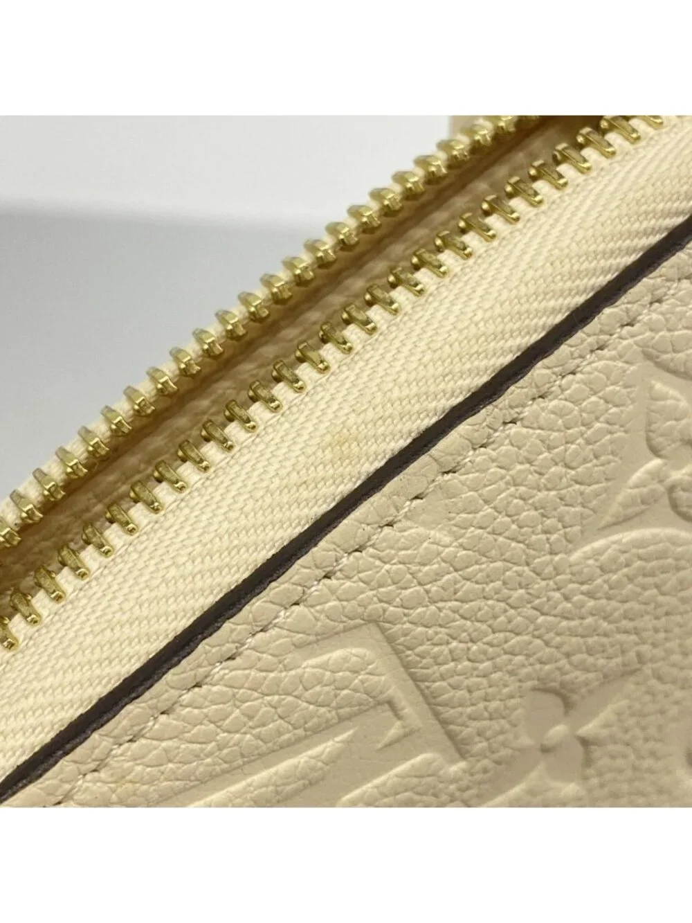 Louis Vuitton Wallet Monogram Empreinte Zippy Cream